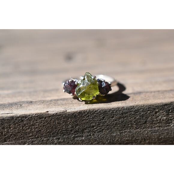 Raw Garnet and Peridot Engagement Ring - Picture 4 of 10